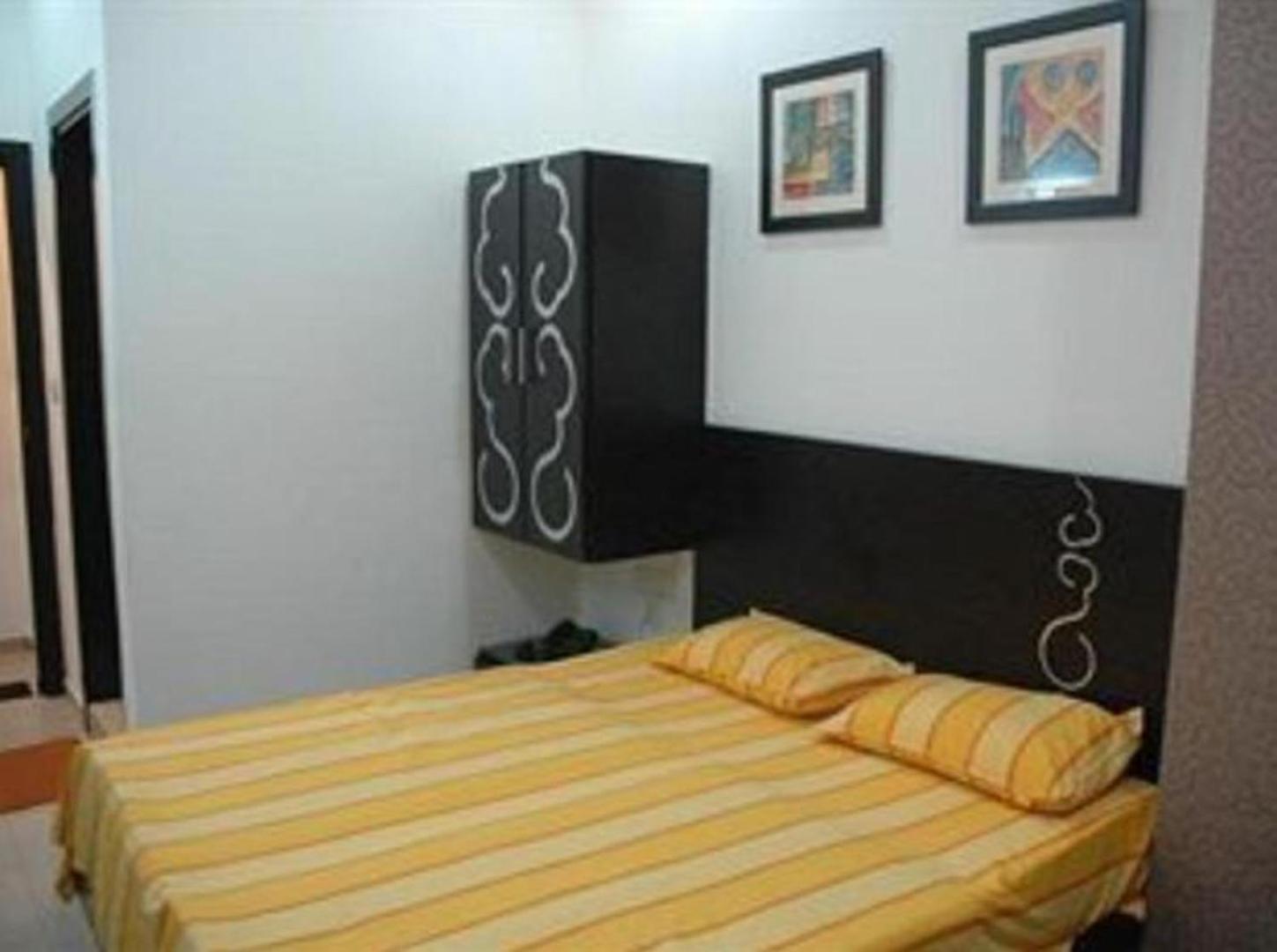 Hotel Chanchal Continental - 02 Mins From New Delhi Railway Station Exterior foto