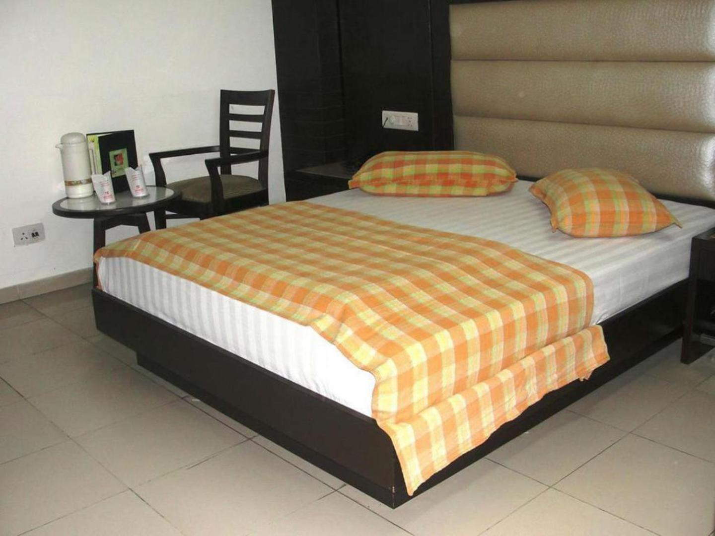 Hotel Chanchal Continental - 02 Mins From New Delhi Railway Station Exterior foto