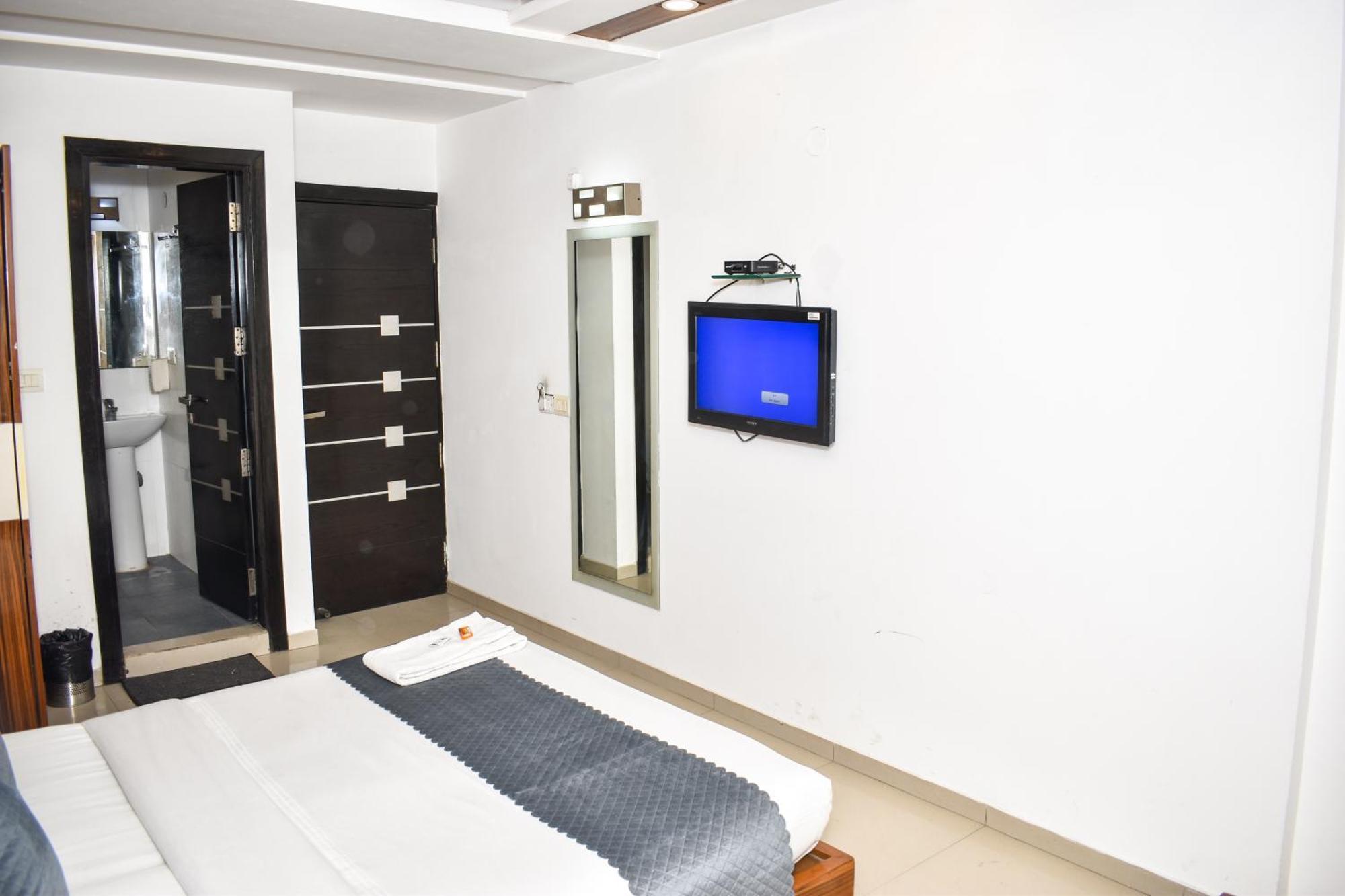 Hotel Chanchal Continental - 02 Mins From New Delhi Railway Station Exterior foto