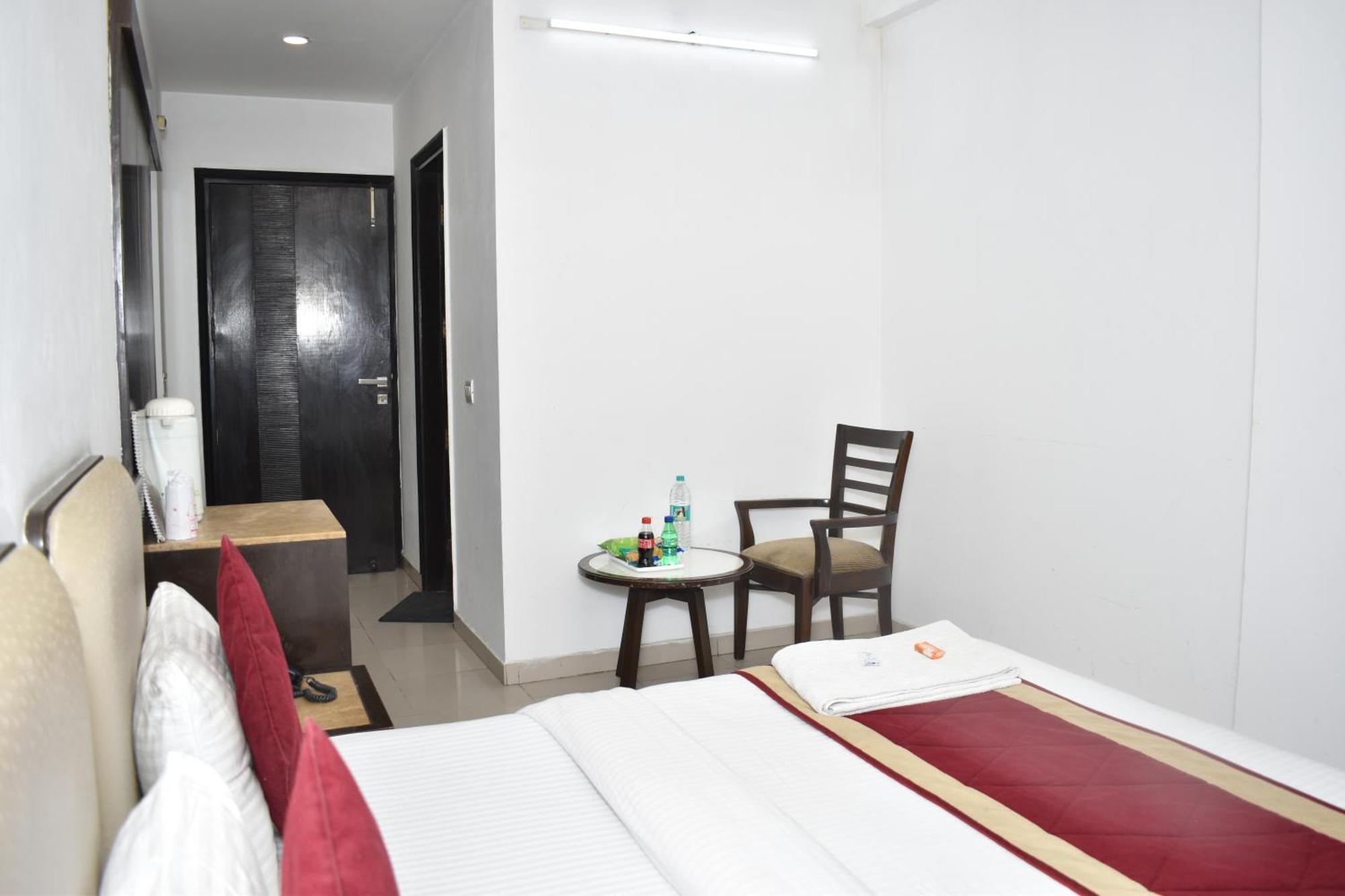 Hotel Chanchal Continental - 02 Mins From New Delhi Railway Station Exterior foto