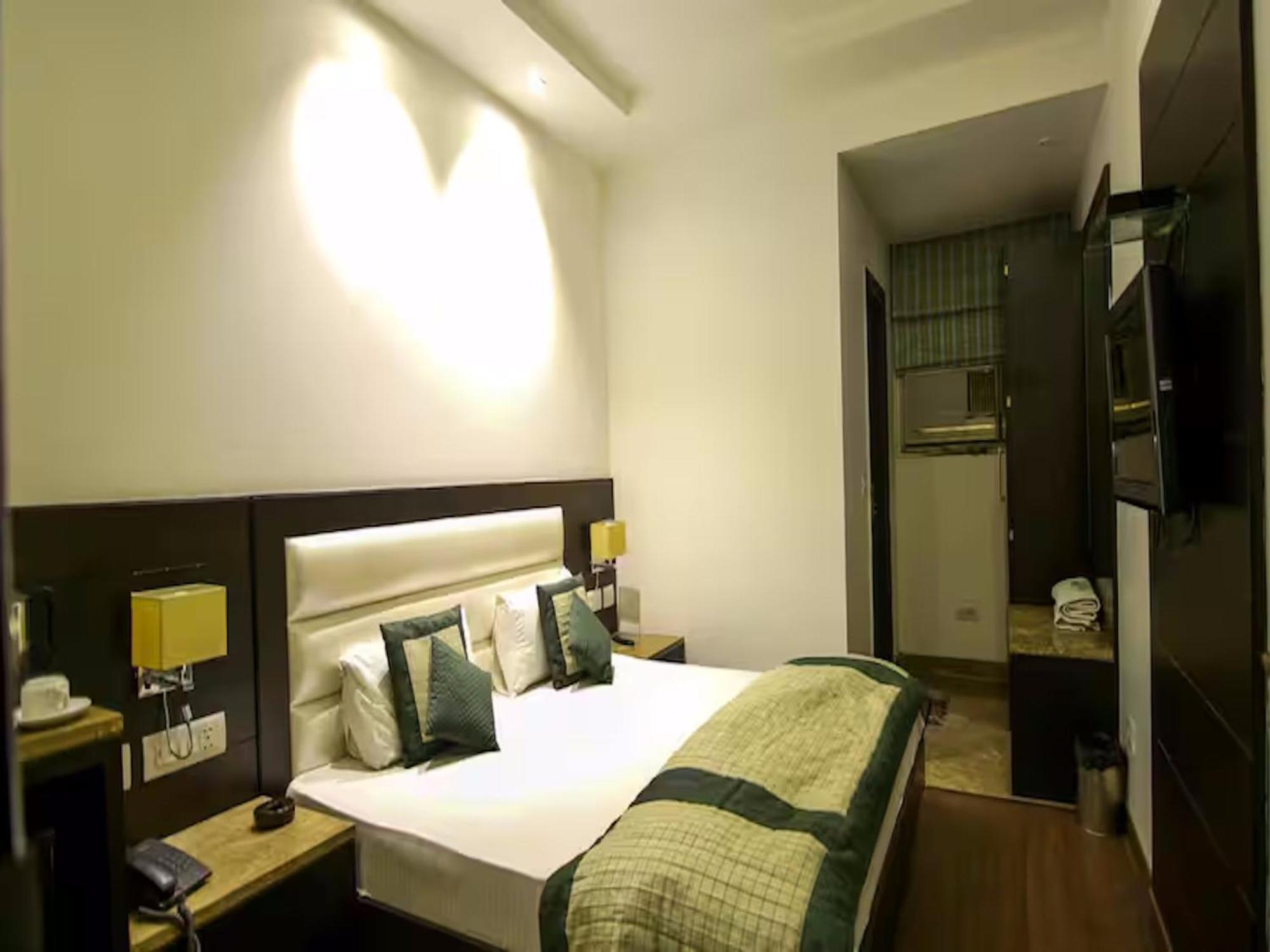 Hotel Chanchal Continental - 02 Mins From New Delhi Railway Station Exterior foto